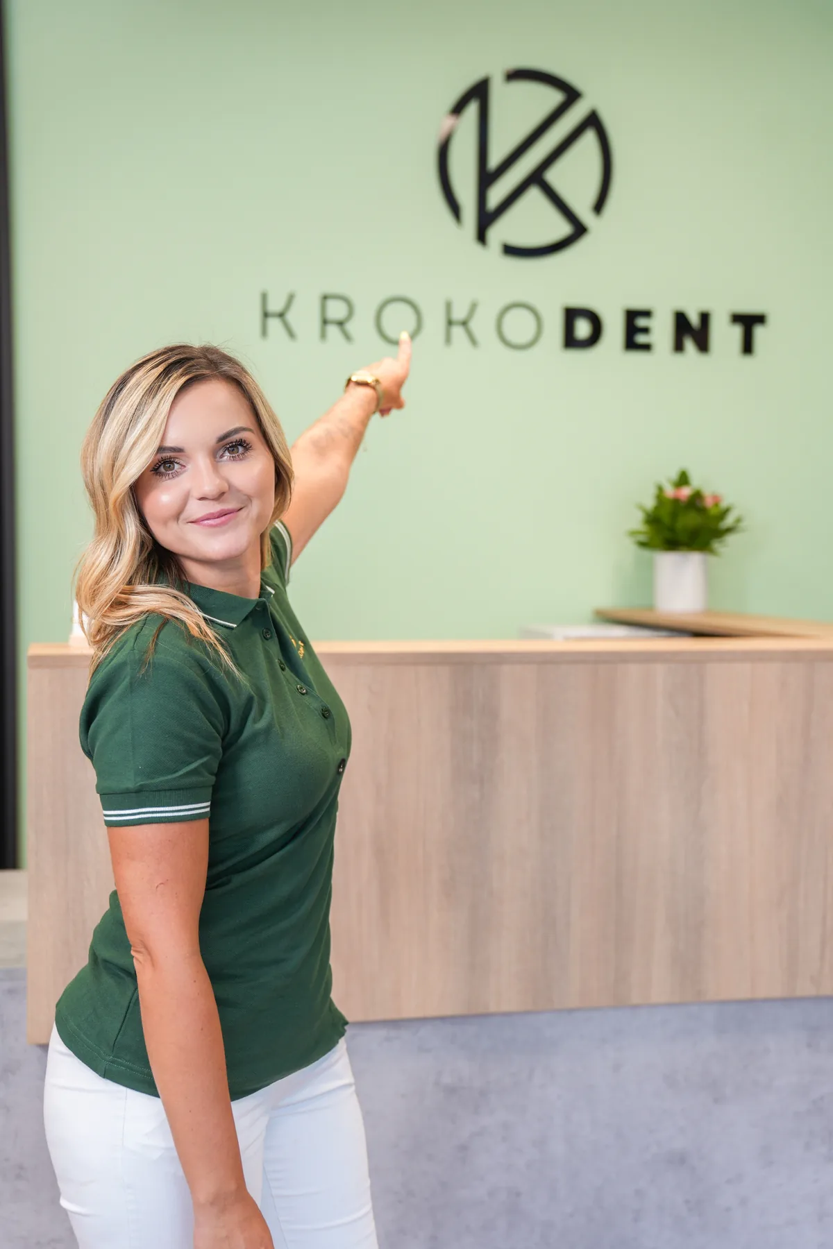 Czu0142onkini zespou0142u przy logo KrokoDent