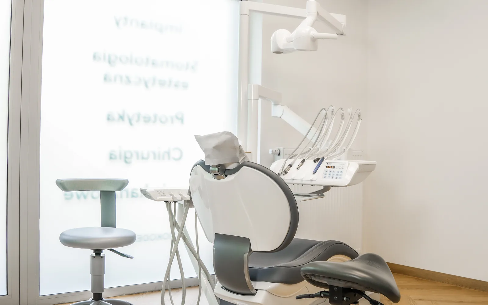 Gabinet Krokodent w Pruszkowie – usuwanie zmian